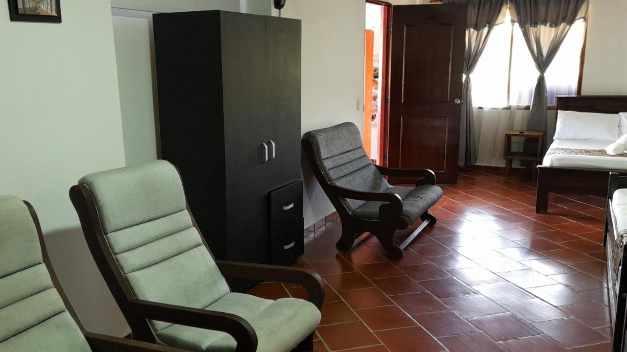Hotel Campestre Palmas Del Zamorano San Gil Exterior foto